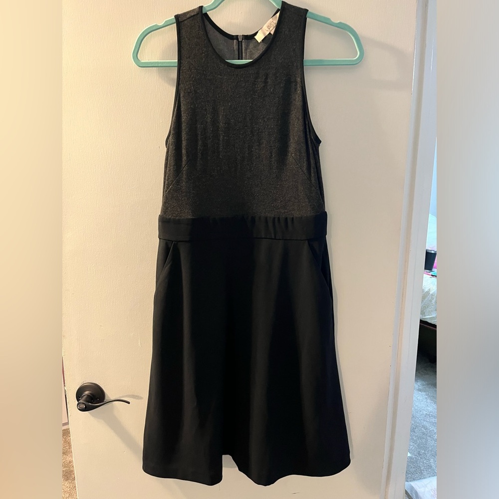 Sleeveless dress
